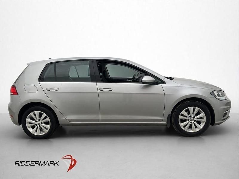 Begagnad VW Golf VII 110 HK (80 kW) 2017 Silver Halvkombi