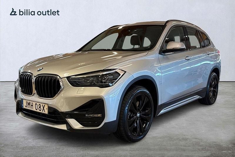 Silver Begagnad 2020 BMW X1 SUV | 179 800 kr (Marknadspris) - Bild 1/3