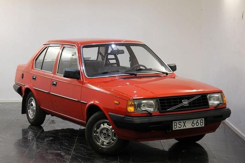 Begagnad Volvo 340 72 HK (52 kW) 1984 Röd Sedan