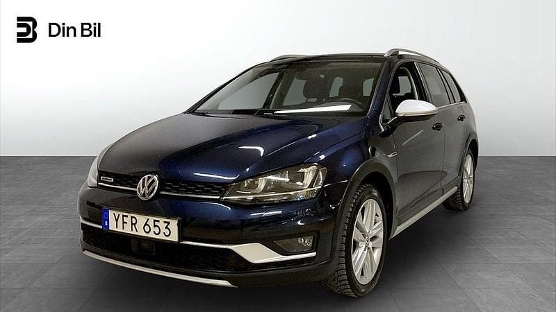 Night blue metallic Begagnad 2016 VW Golf Alltrack Kombi | 149 900 kr (Marknadspris) - Bild 1/4