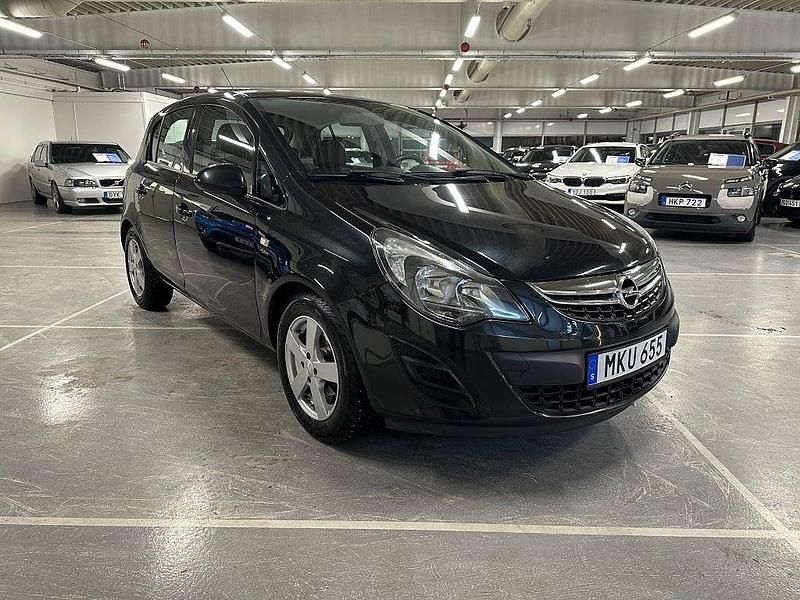 Begagnad Opel Corsa Enjoy 86 HK (63 kW) 2014 Svart Halvkombi