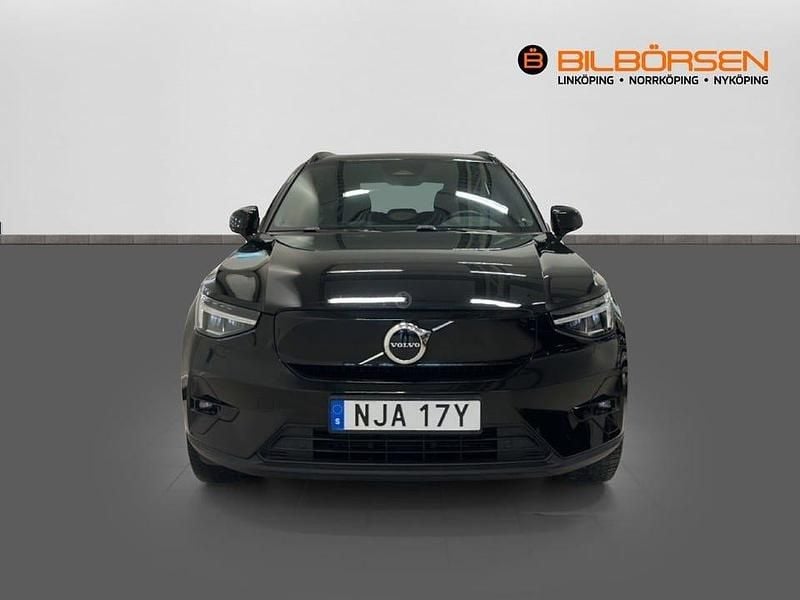 Begagnad Volvo XC40 Plus 185 kW (252 HK) 2023 Svart SUV
