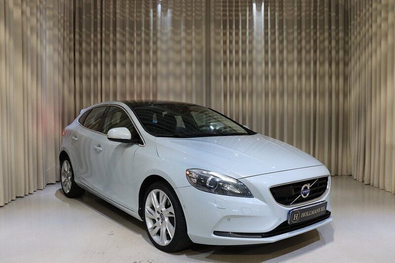 Blå Begagnad 2012 Volvo V40 Summum Kombi | 169 900 kr (Marknadspris) - Bild 1/4