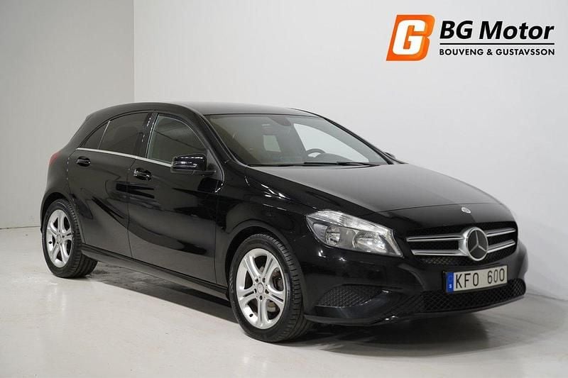 Svart Begagnad 2013 Mercedes A200 Urban Halvkombi | 99 900 kr (Dyr) - Bild 1/4