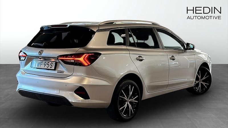 Begagnad MG MG5 EV Luxury 114 kW (156 HK) 2022 Grå (silver) Kombi