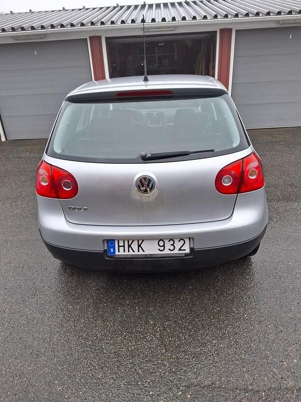 Begagnad VW Golf VI 102 HK (75 kW) 2008 Halvkombi