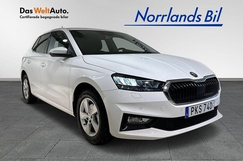 Begagnad Skoda Fabia Style 110 HK (80 kW) 2022 Candy white Halvkombi