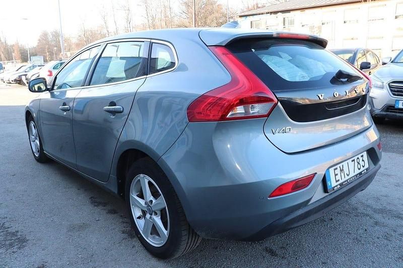 Begagnad Volvo V40 116 HK (85 kW) 2014 Grå Halvkombi