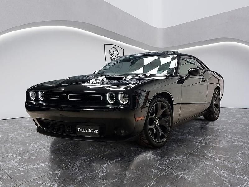 Svart Begagnad 2018 Dodge Challenger Sportkupé | 329 900 kr (Superpris) - Bild 1/4