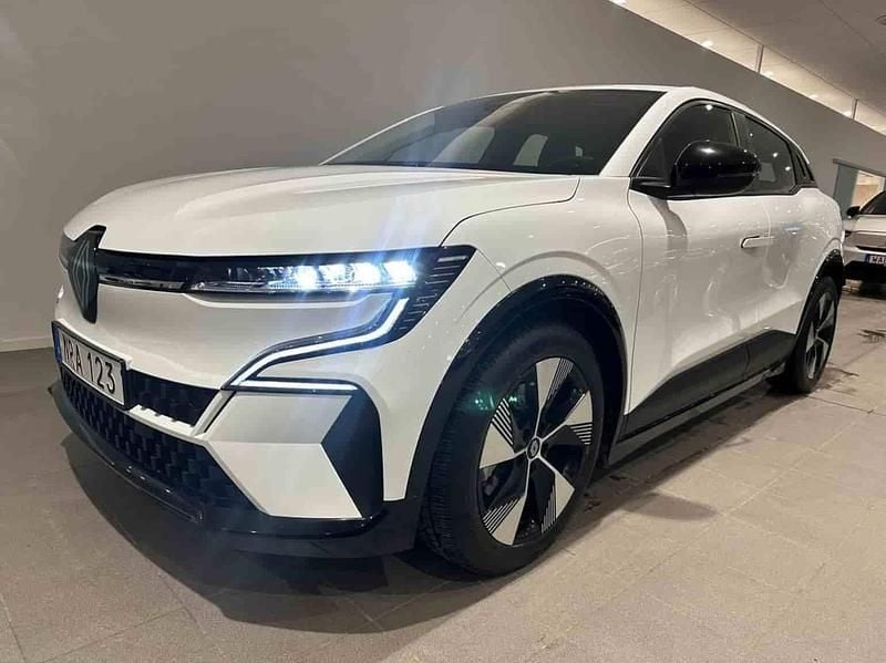 Vit Begagnad 2023 Renault Mégane IV Halvkombi | 239 500 kr - Bild 1/1