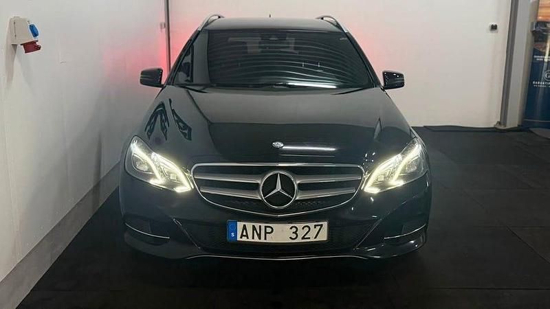 Begagnad Mercedes E220 Avantgarde 170 HK (125 kW) 2013 Svart Kombi
