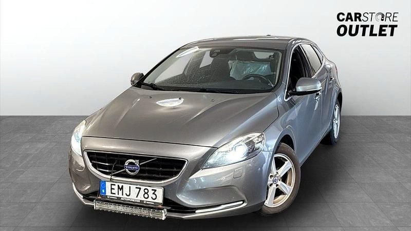 Grå Begagnad 2015 Volvo V40 Kombi | 120 000 kr (Marknadspris) - Bild 1/4