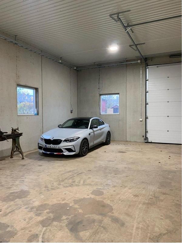 Silver Begagnad 2020 BMW M2 Competition Edition Sportkupé | 579 000 kr (Marknadspris) - Bild 1/4