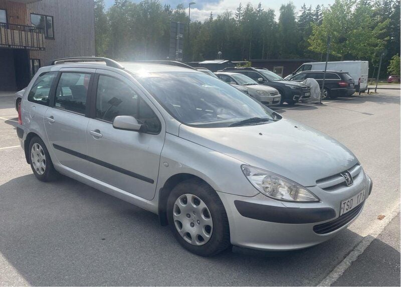 Grå Begagnad 2003 Peugeot 307 Kombi | 29 999 kr (Marknadspris) - Bild 1/4