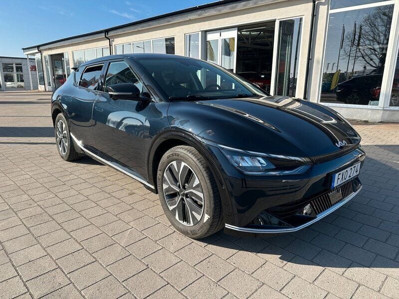 Blå (blåmetalic) Begagnad 2023 Kia EV6 3 SUV | 438 000 kr (Bra pris) - Bild 1/4