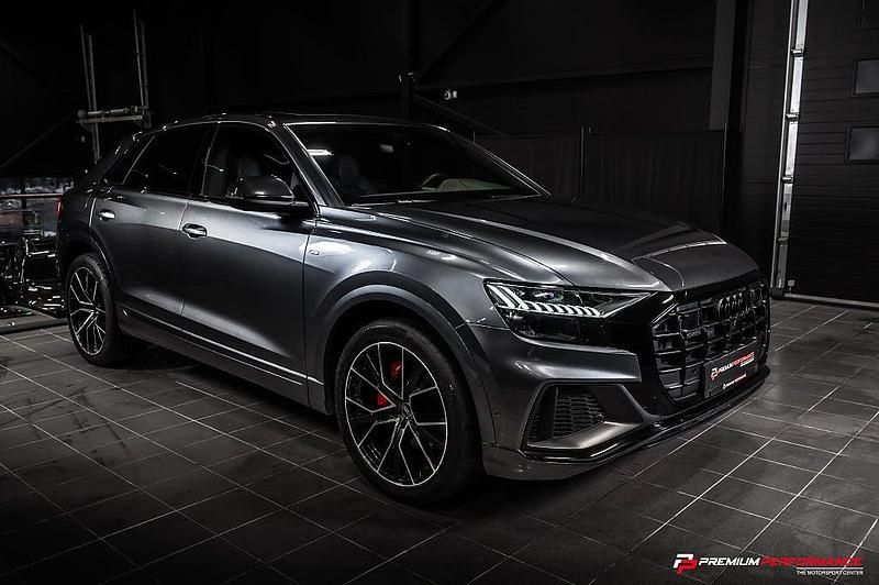 Begagnad Audi Q8 Competition 286 HK (210 kW) 2023 Daytona grey pearl effect SUV