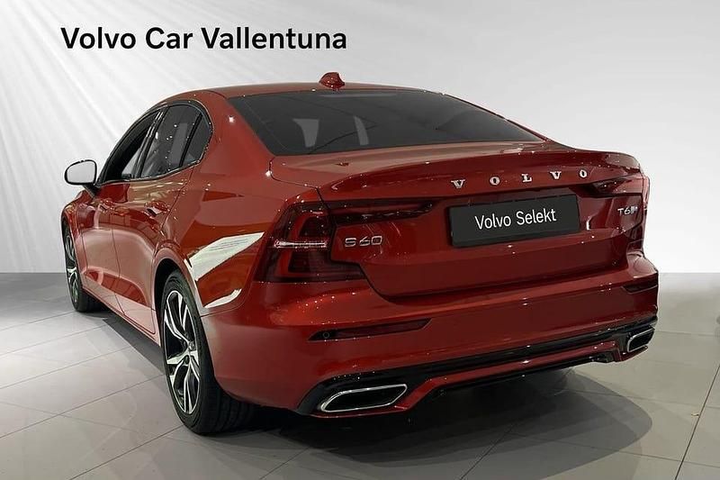 Begagnad Volvo S60 R-Design 344 HK (253 kW) 2020 Röd Sedan