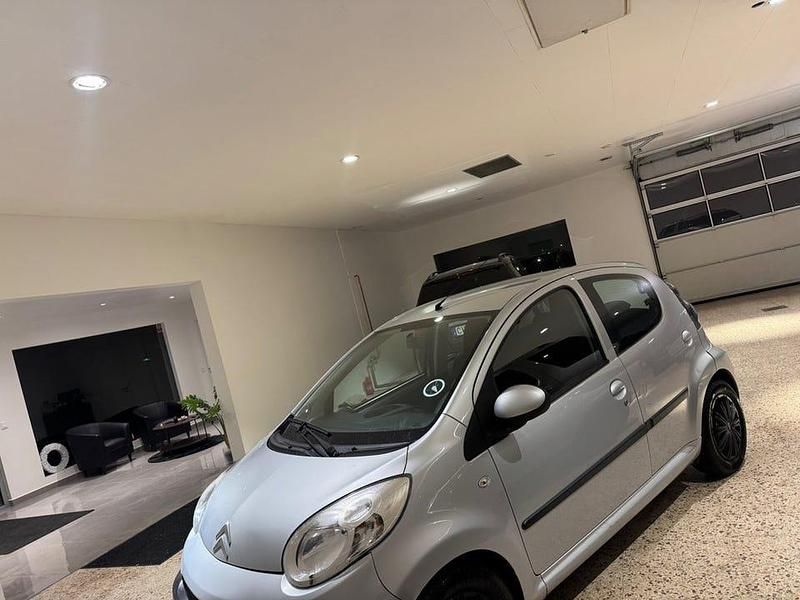 Silver Begagnad 2008 Citroën C1 Halvkombi | 34 900 kr (Marknadspris) - Bild 1/4