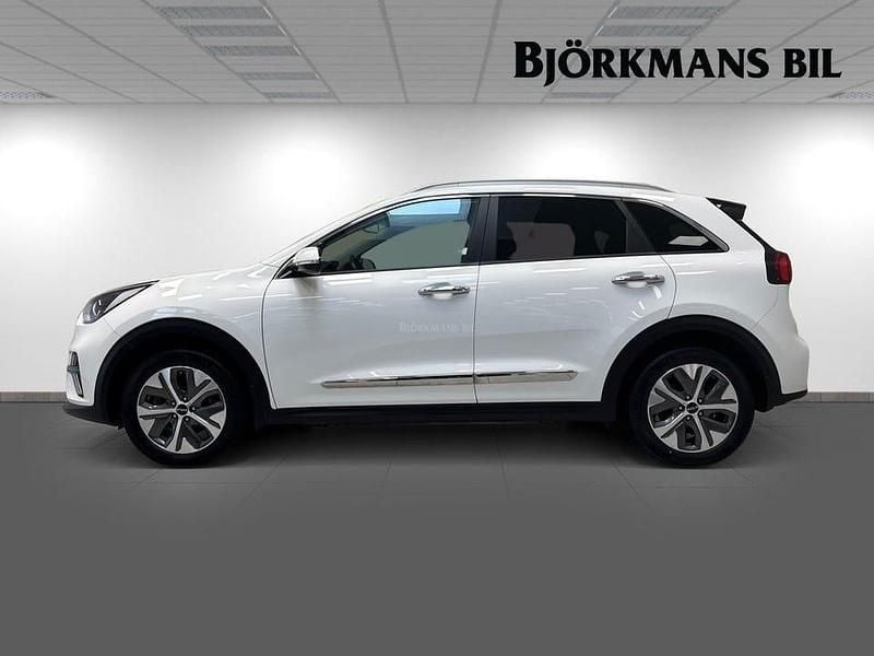 Begagnad Kia e-Niro Advance 150 kW (204 HK) 2022 Vit SUV