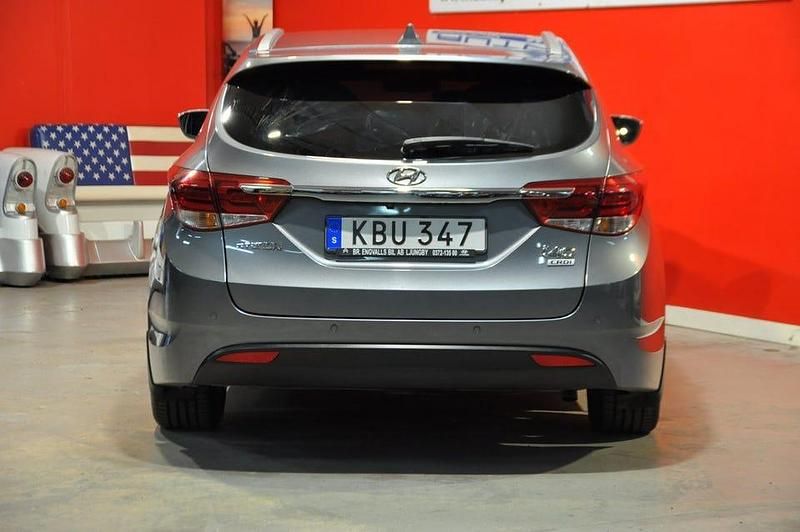Begagnad Hyundai i40 141 HK (103 kW) 2016 Silver (gråmetallic) Kombi