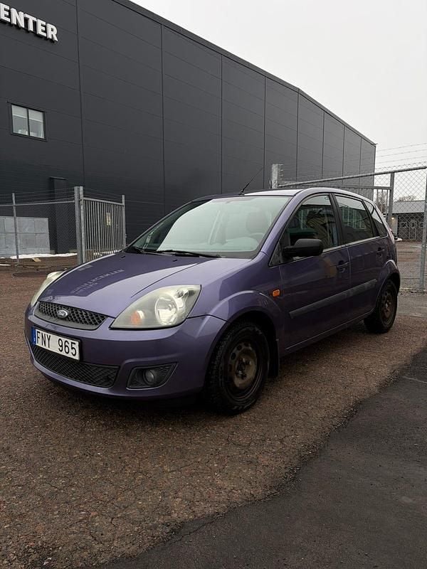 Begagnad Ford Fiesta 70 HK (51 kW) 2007 Halvkombi