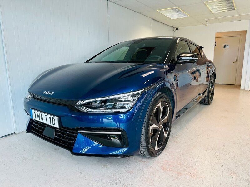 Blå Begagnad 2022 Kia EV6 3 SUV | 429 900 kr (Superpris) - Bild 1/4