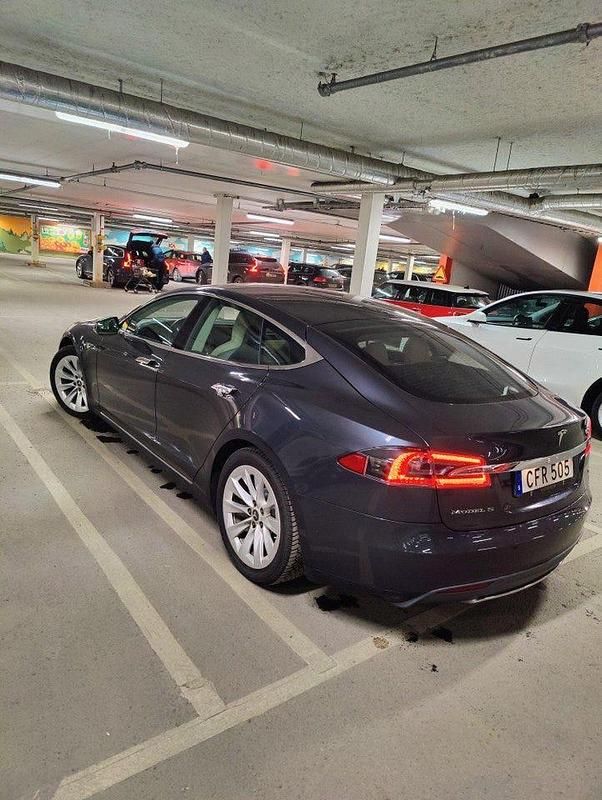 Begagnad Tesla Model S 244 kW (333 HK) 2015 Halvkombi