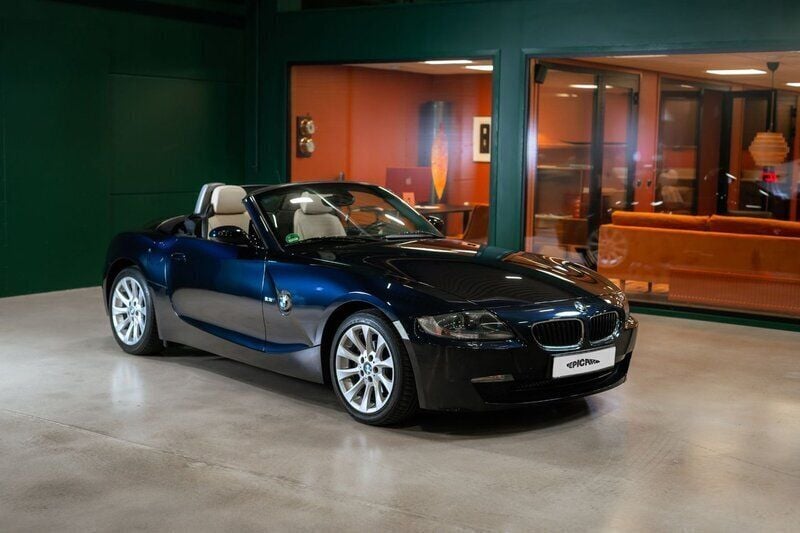 Mörkblå Begagnad 2006 BMW Z4 Advantage Cab | 199 900 kr - Bild 1/4