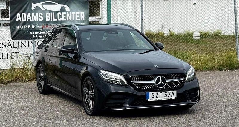 Svart Begagnad 2019 Mercedes C200 AMG line Kombi | 210 800 kr (Marknadspris) - Bild 1/4