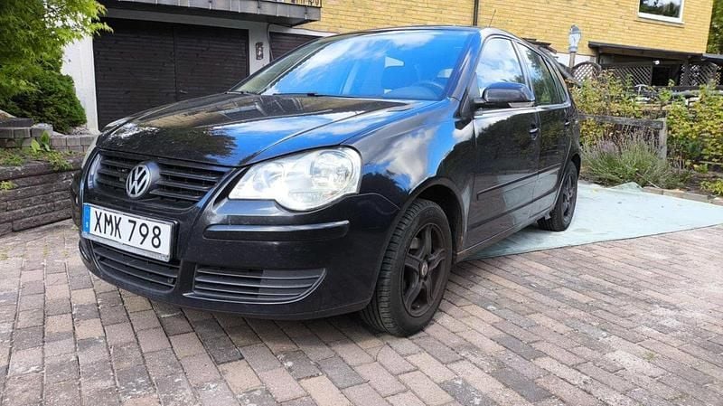 Svart Begagnad 2007 VW Polo Comfortline Halvkombi | 15 700 kr (Marknadspris) - Bild 1/4