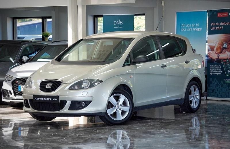 Ljusbrun (brun) Begagnad 2007 Seat Toledo Halvkombi | 28 900 kr - Bild 1/4