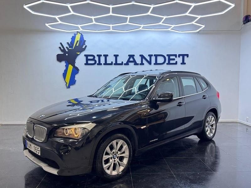Svart Begagnad 2009 BMW X1 SUV | 74 900 kr (Marknadspris) - Bild 1/4