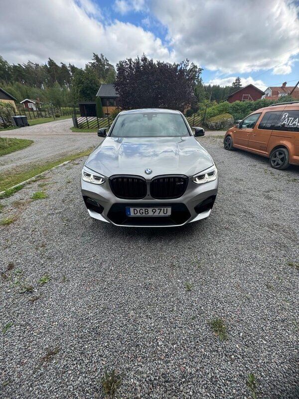 Grå Begagnad 2020 BMW X4 Competition Edition SUV | 595 000 kr (Bra pris) - Bild 1/4