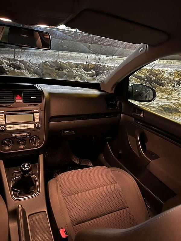 Begagnad VW Golf VI 140 HK (102 kW) 2008 Halvkombi