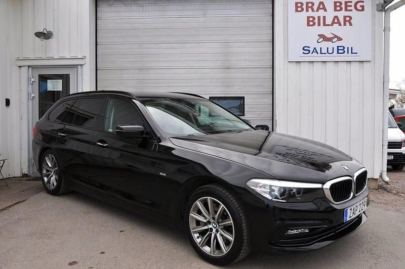 Svart Begagnad 2017 BMW 530 Sport Line Kombi | 269 000 kr (Marknadspris) - Bild 1/4