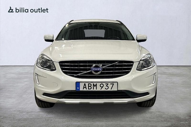 Begagnad Volvo XC60 Momentum 181 HK (133 kW) 2015 Vit SUV