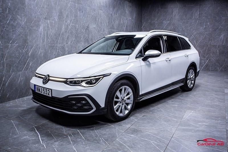 Begagnad VW Golf Alltrack 190 HK (139 kW) 2022 Vit Kombi