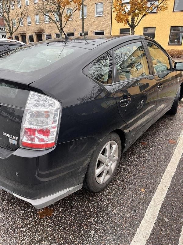 Svart Begagnad 2008 Toyota Prius Halvkombi | 35 000 kr - Bild 1/4