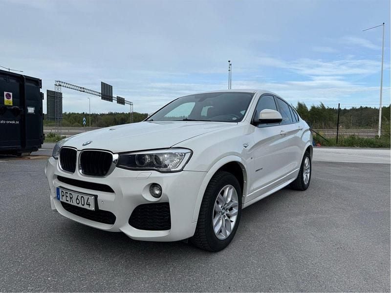 Vit Begagnad 2017 BMW X4 M Sport SUV | 247 500 kr (Bra pris) - Bild 1/4