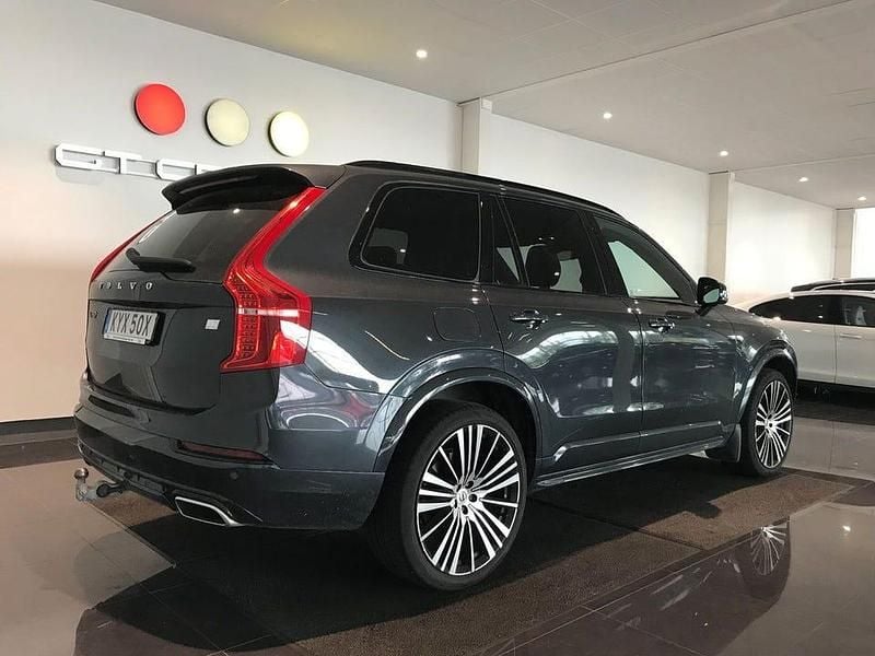 Begagnad Volvo XC90 R-Design 392 HK (288 kW) 2021 Savile grå metallic/nappa ljusgrått läder sport SUV