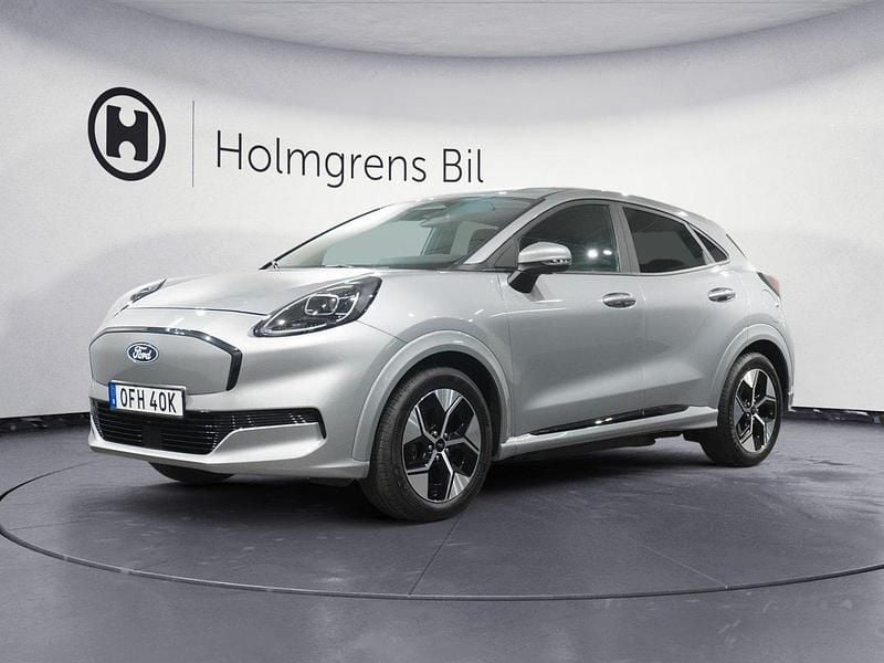 Grå Begagnad 2025 Ford Puma Gen-E SUV | 396 000 kr - Bild 1/4