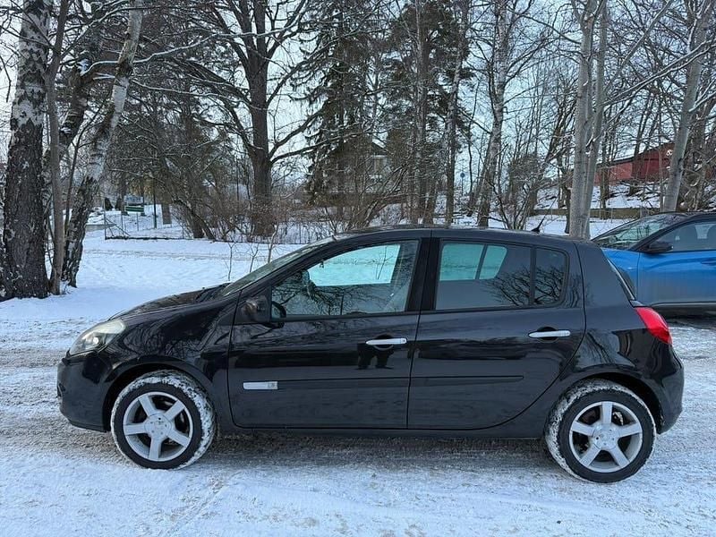 Begagnad Renault Clio R.S. 75 HK (55 kW) 2011 Svart Halvkombi