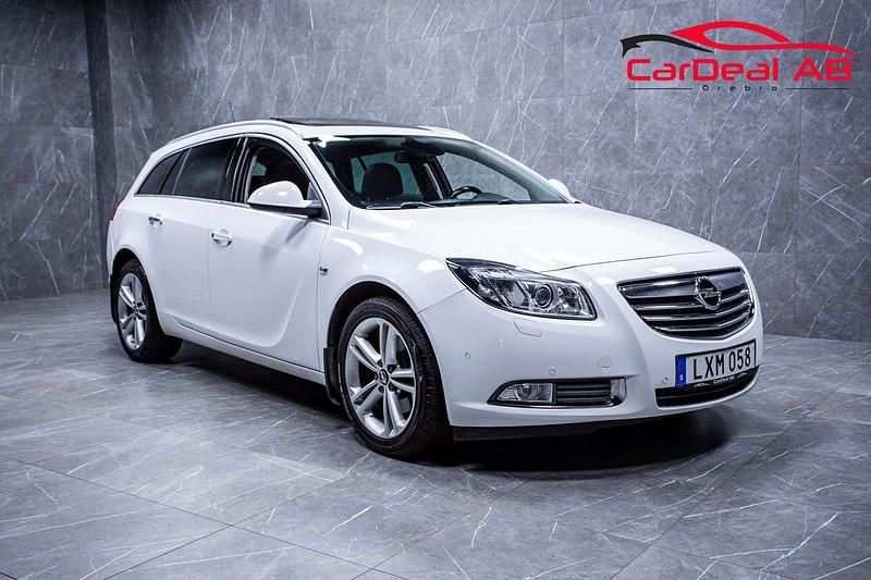 Vit Begagnad 2011 Opel Insignia Cosmo Kombi | 79 800 kr (Marknadspris) - Bild 1/4