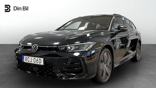 Silver Ny 2025 VW Passat Edition Kombi | 539 900 kr (Superpris) - Bild 1/4