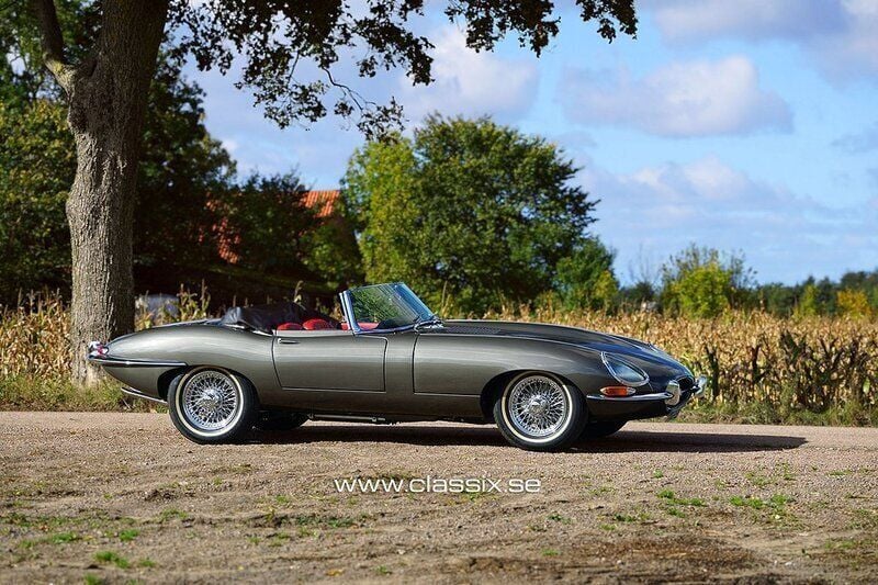 Begagnad 1966 Jaguar E-Type S Cab | 1 730 000 kr - Bild 1/4