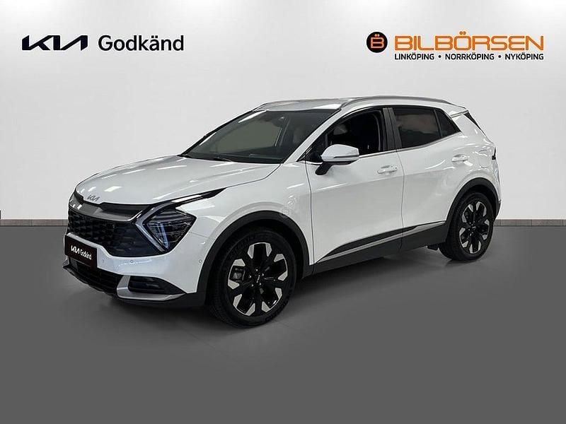 Vit Begagnad 2024 Kia Sportage Advance SUV | 429 900 kr (Marknadspris) - Bild 1/4