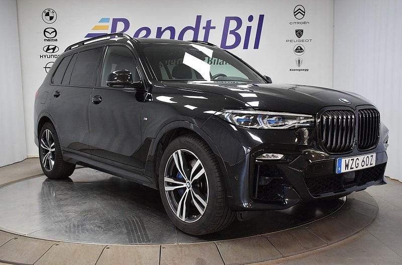 Svart Begagnad 2022 BMW X7 M Sport SUV | 874 500 kr (Marknadspris) - Bild 1/4