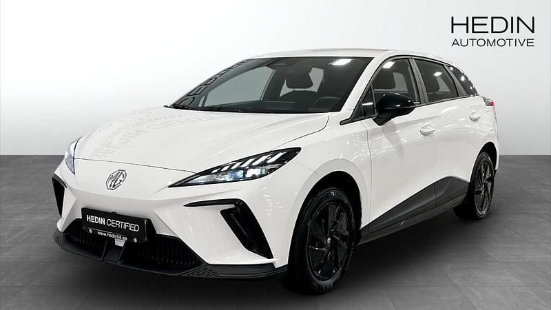 Vit (white) Begagnad 2023 MG MG4 EV Halvkombi | 259 900 kr - Bild 1/4