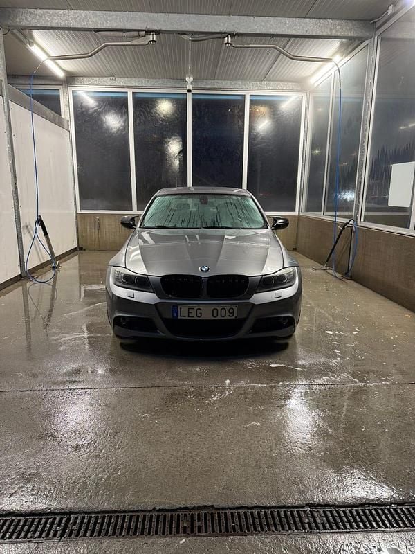Begagnad BMW 325 M Sport 350 HK (257 kW) 2011 Sedan