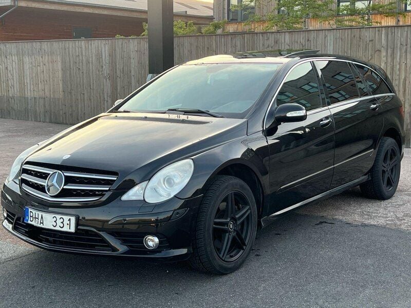 Svart Begagnad 2006 Mercedes R500 Minibuss | 59 900 kr - Bild 1/4